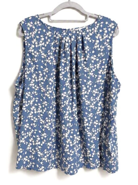 Monday Fun Tops - Monday Fun 3X Sleeveless Blue Floral Top